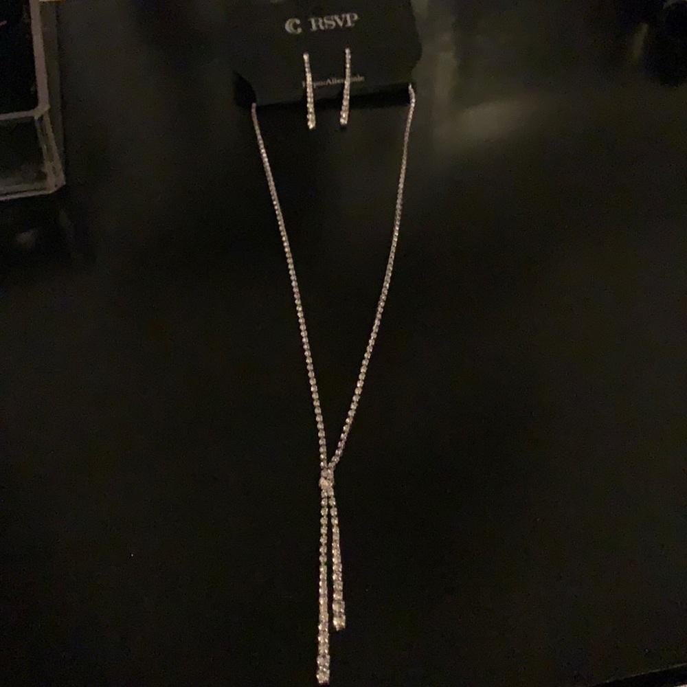Necklace and earring set
